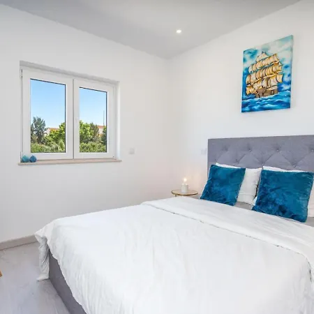 Private Terrace Centre *