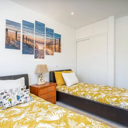 Private Terrace Centre *